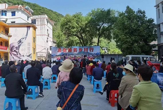 D:\办公室综合资料\2022年\新闻宣传\新闻稿件\4月\重宣传 强预防 兴山法院开展常态化扫黑除恶斗争普法活动\8a9f8eb78b5bcdfe391ad321445510e.jpg